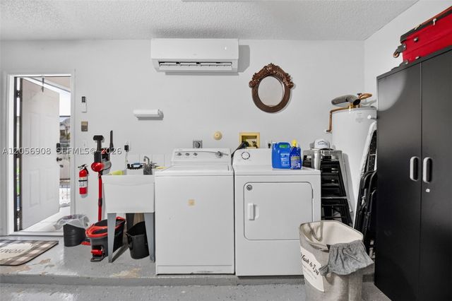 802 Landings Blvd, Green Acres, FL 33413