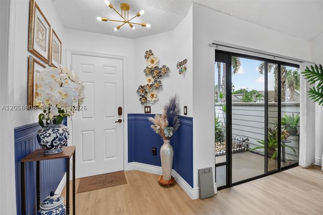 802 Landings Blvd, Green Acres, FL 33413