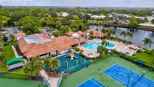 802 Landings Blvd, Green Acres, FL 33413