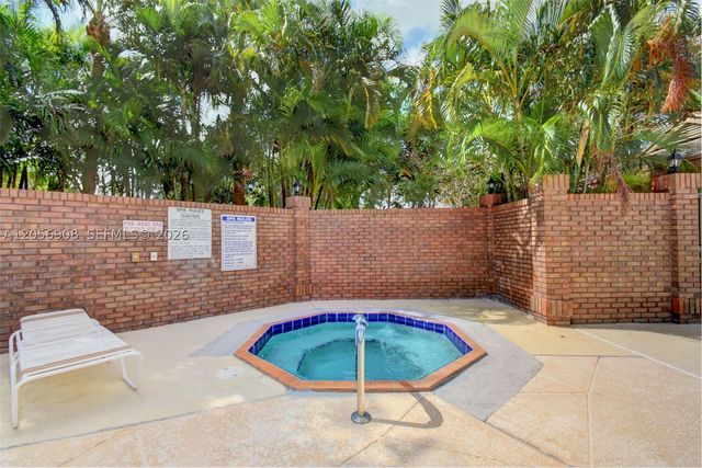 802 Landings Blvd, Green Acres, FL 33413
