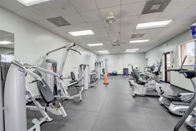 802 Landings Blvd, Green Acres, FL 33413