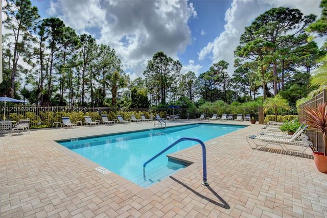 802 Landings Blvd, Green Acres, FL 33413