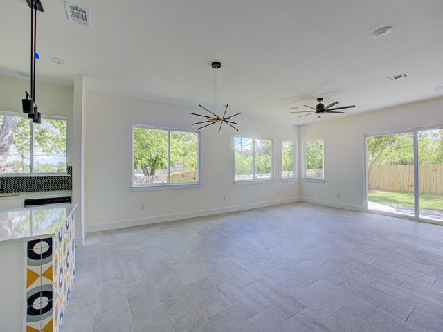 2005 Uphill LN A, Austin, TX 78741