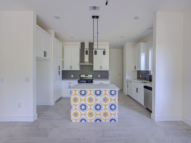 2005 Uphill LN A, Austin, TX 78741