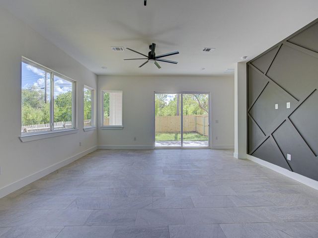 2005 Uphill LN A, Austin, TX 78741