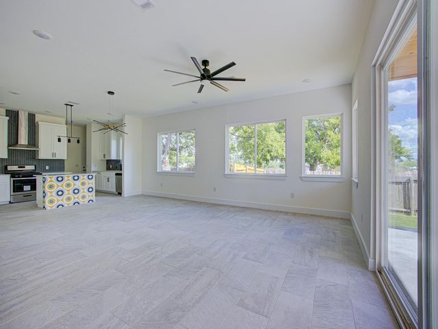 2005 Uphill LN A, Austin, TX 78741