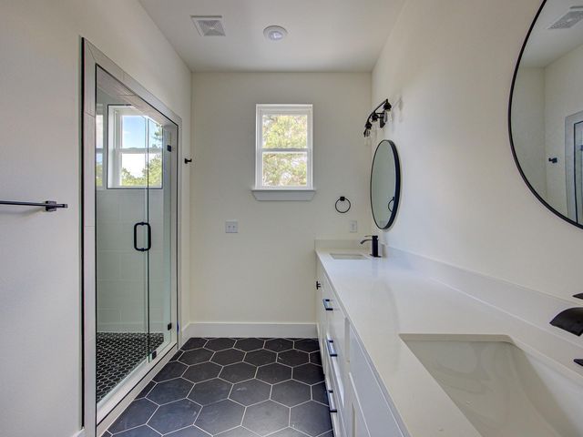 2005 Uphill LN A, Austin, TX 78741