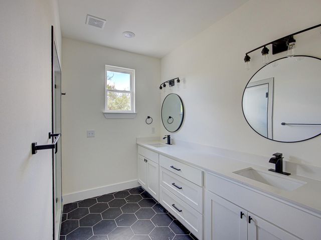 2005 Uphill LN A, Austin, TX 78741