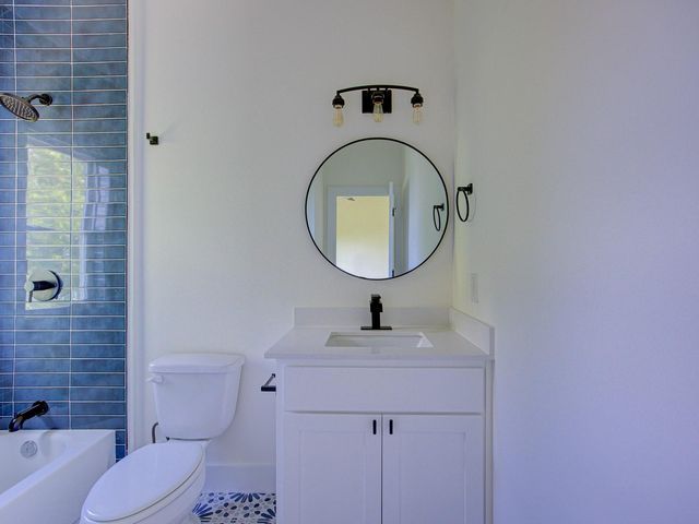 2005 Uphill LN A, Austin, TX 78741