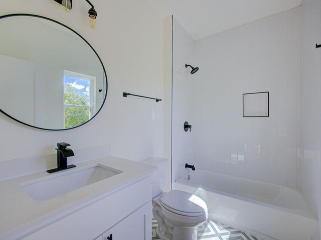 2005 Uphill LN A, Austin, TX 78741