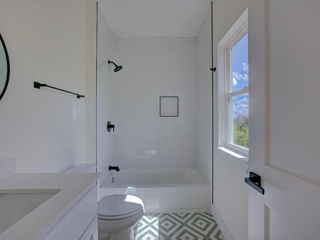 2005 Uphill LN A, Austin, TX 78741