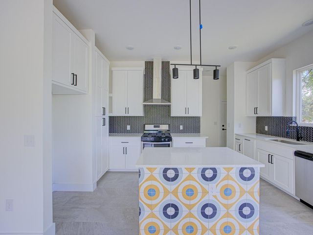 2005 Uphill LN A, Austin, TX 78741