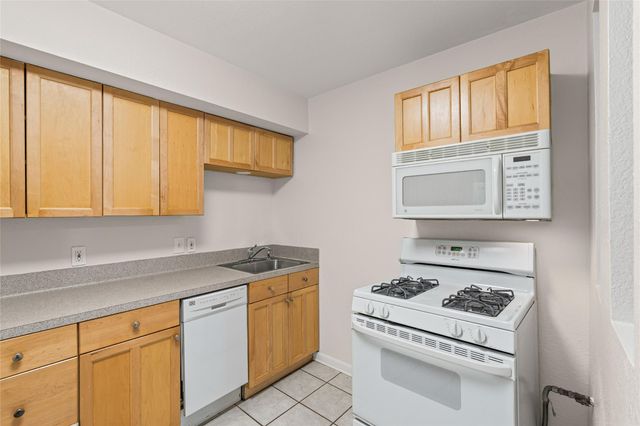 2800 Westhill DR 102, Austin, TX 78704