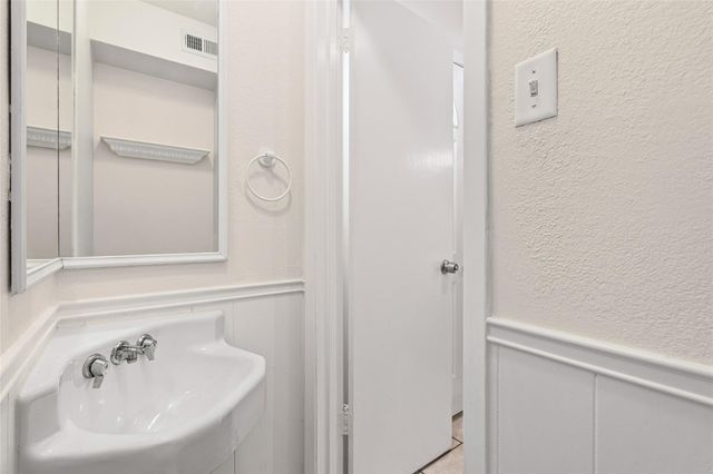 2800 Westhill DR 102, Austin, TX 78704