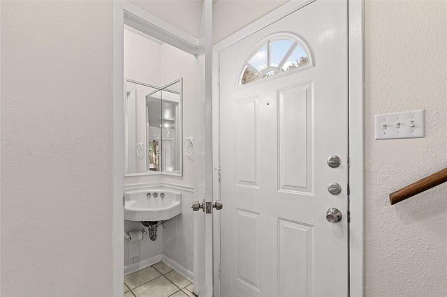 2800 Westhill DR 102, Austin, TX 78704