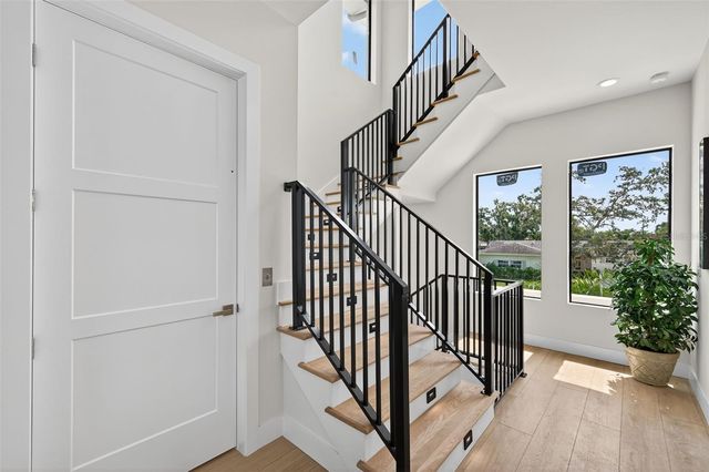 1935 SHORE ACRES BOULEVARD NE, St Petersburg, FL 33703