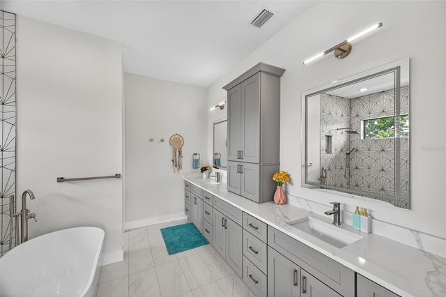 1935 SHORE ACRES BOULEVARD NE, St Petersburg, FL 33703