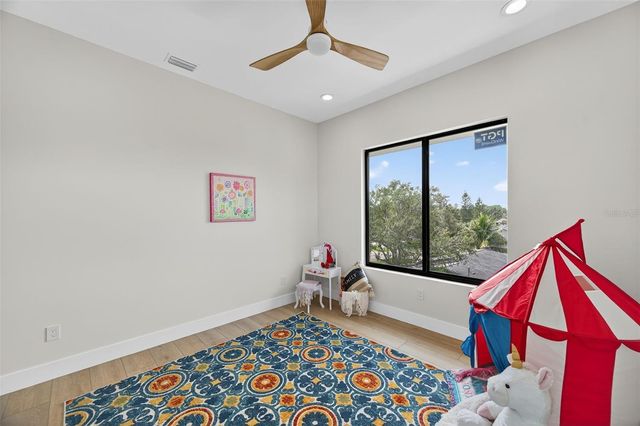 1935 SHORE ACRES BOULEVARD NE, St Petersburg, FL 33703