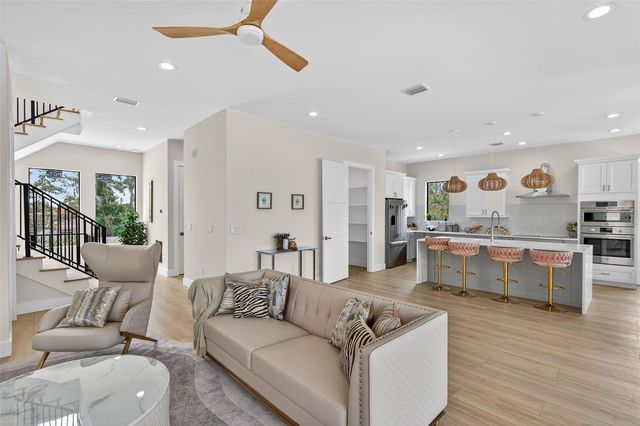 1935 SHORE ACRES BOULEVARD NE, St Petersburg, FL 33703