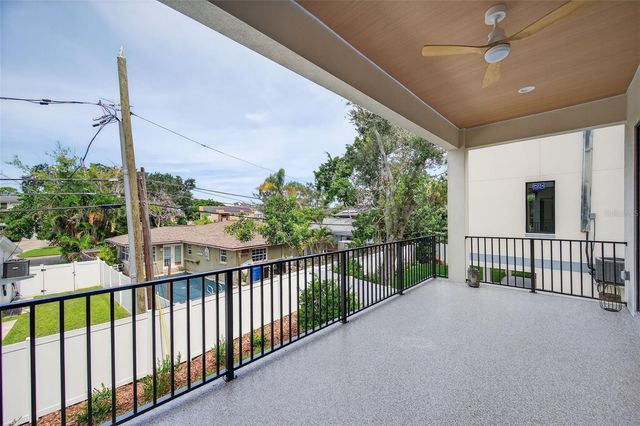 1935 SHORE ACRES BOULEVARD NE, St Petersburg, FL 33703