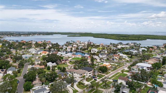 1935 SHORE ACRES BOULEVARD NE, St Petersburg, FL 33703