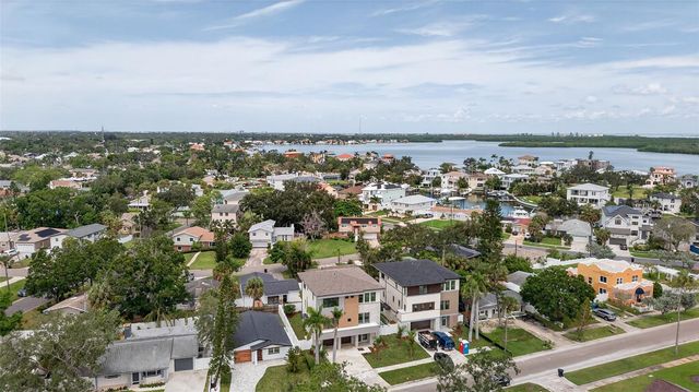 1935 SHORE ACRES BOULEVARD NE, St Petersburg, FL 33703