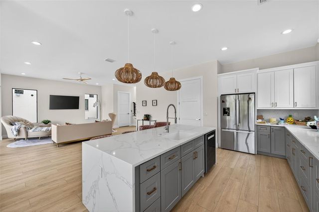 1935 SHORE ACRES BOULEVARD NE, St Petersburg, FL 33703