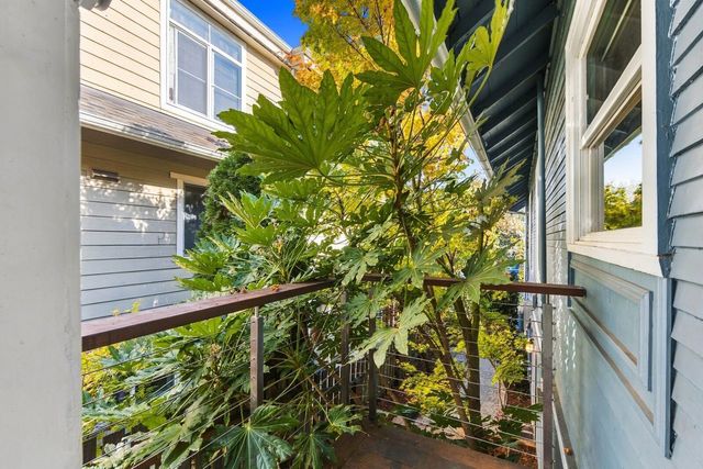 3257 30th Ave SW, Seattle, WA 98126