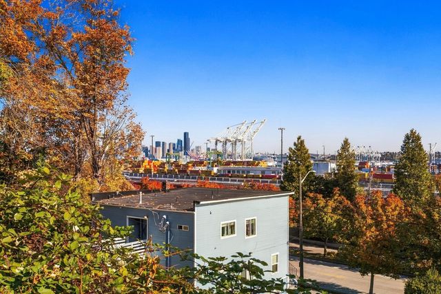 3257 30th Ave SW, Seattle, WA 98126