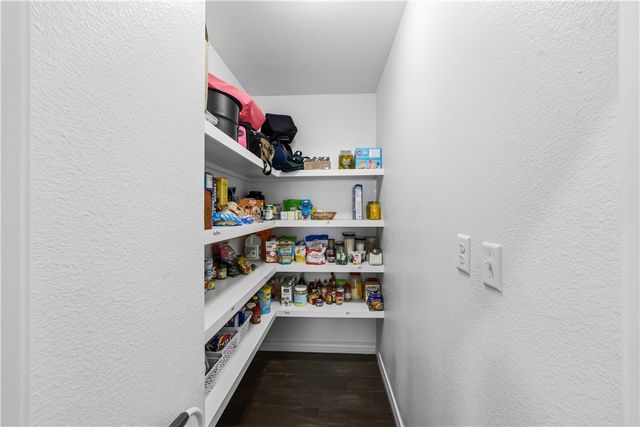 9505 Royal Oak Dr, Corpus Christi, TX 78410