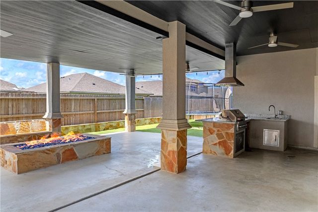 9505 Royal Oak Dr, Corpus Christi, TX 78410