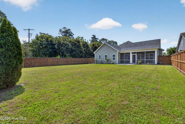 2236 Lakeside Circle, Wilmington, NC 28401