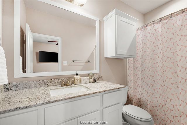 506 Momma Bear Drive, College Station, TX 77845