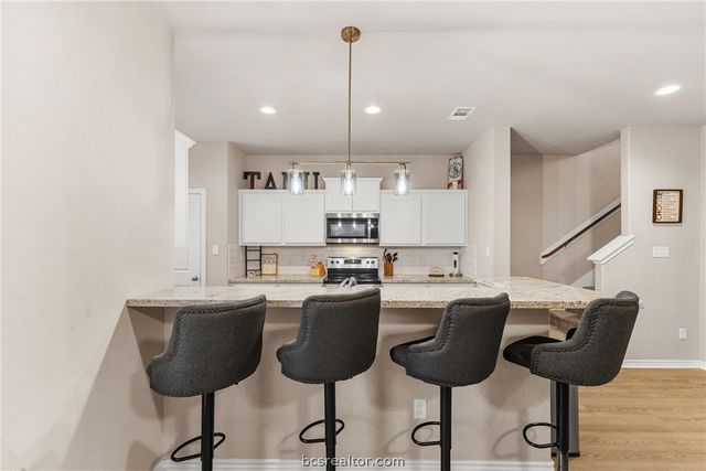 506 Momma Bear Drive, College Station, TX 77845