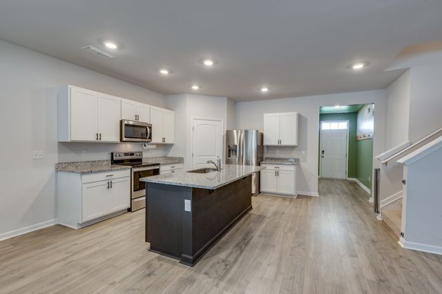 227 Addison Ave, Chapel Hill, TN 37034