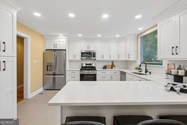 805 Holmes Street NW, Atlanta, GA 30318