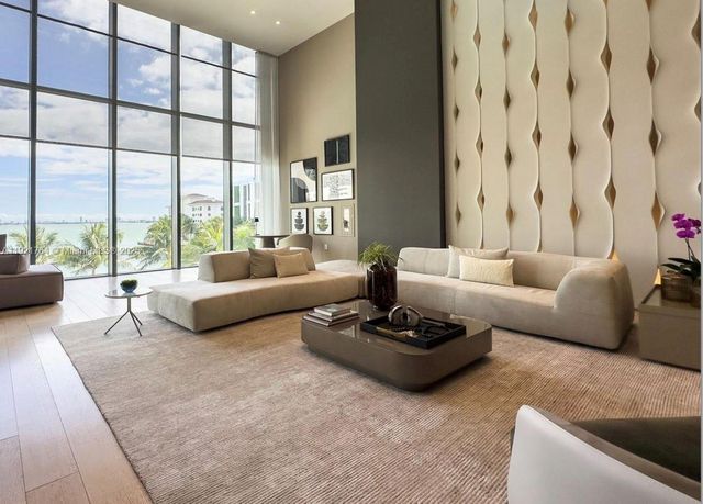 460 NE 28th St 2307, Miami, FL 33137