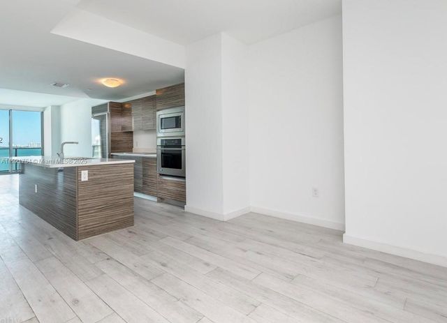 460 NE 28th St 2307, Miami, FL 33137