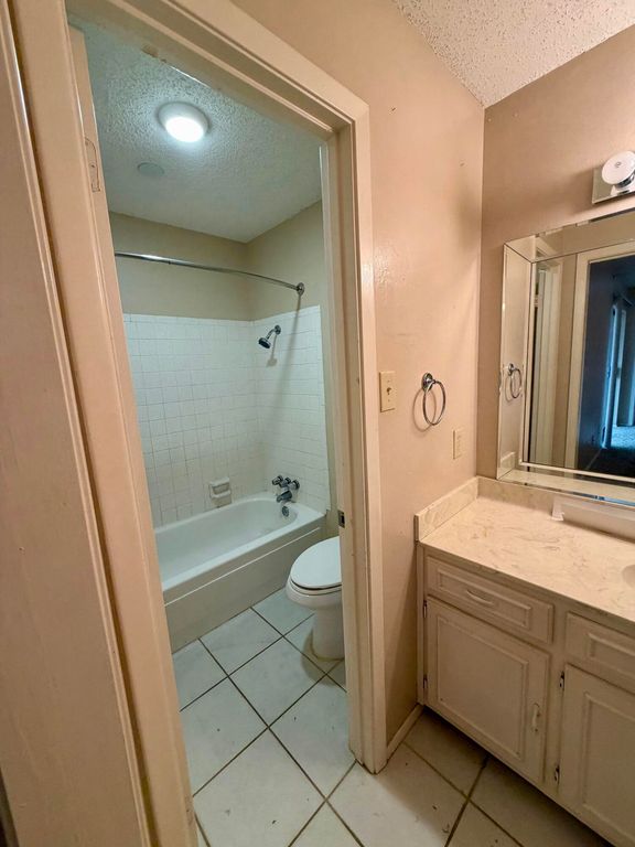 Image 12 of property listing at 2562 Sunset Drive, San Angelo, TX 76904