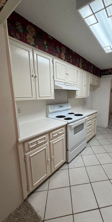 Image 5 of property listing at 2562 Sunset Drive, San Angelo, TX 76904
