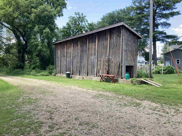 435 S Main Street, Fall River, WI 53932