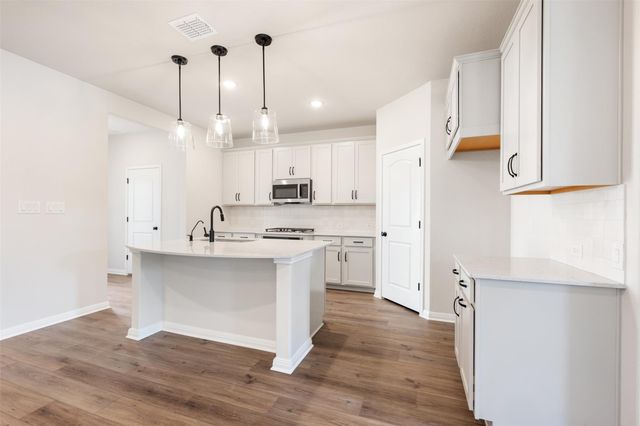 433 Carr DR, Liberty Hill, TX 78642