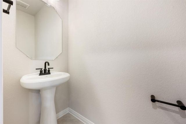 433 Carr DR, Liberty Hill, TX 78642