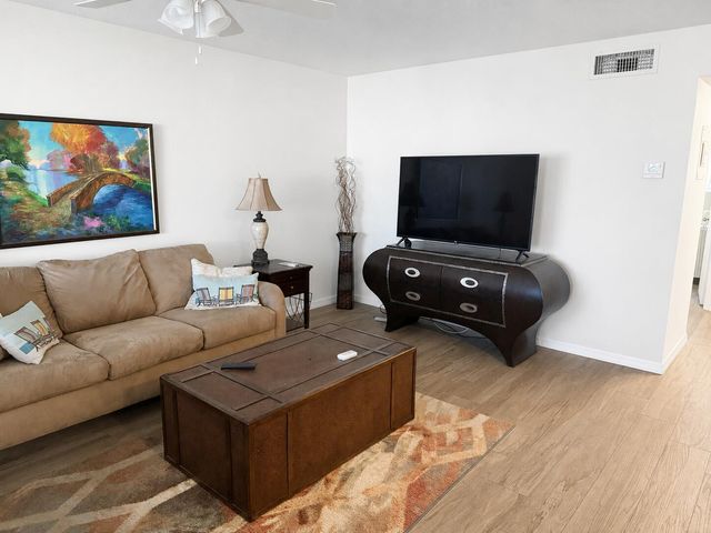 111 Shore Court 302, North Palm Beach, FL 33408