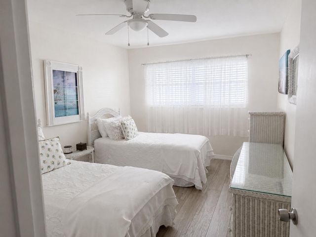 111 Shore Court 302, North Palm Beach, FL 33408