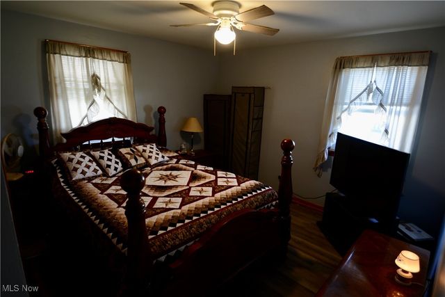 525 W Omar Street, Struthers, OH 44471