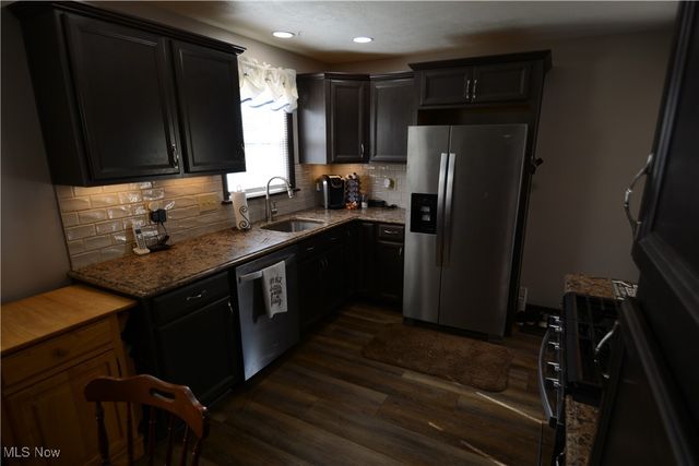 525 W Omar Street, Struthers, OH 44471