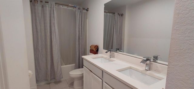 8878 Lake Worth Road 111, Lake Worth, FL 33467