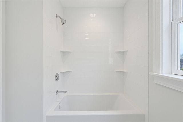 15 Ingleside Dr, Falmouth, MA 02536