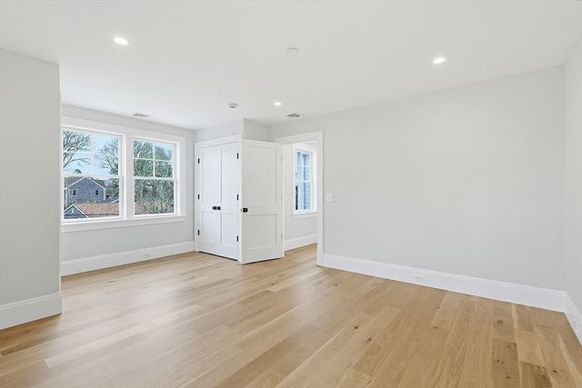 15 Ingleside Dr, Falmouth, MA 02536